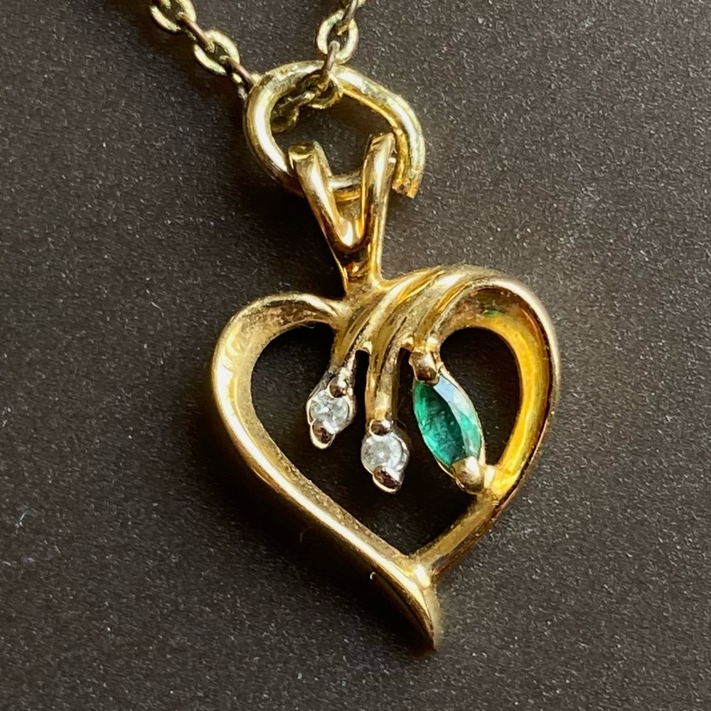 14K Yellow Gold Emerald and Diamond Heart Shaped Necklace Pendant